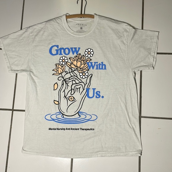 Grow with Us Graphic tee. - Picture 1 of 2